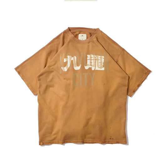 SUN FADED HAND STENCIL WASHED “KOWLOON” TEE / SEPIA BROWN