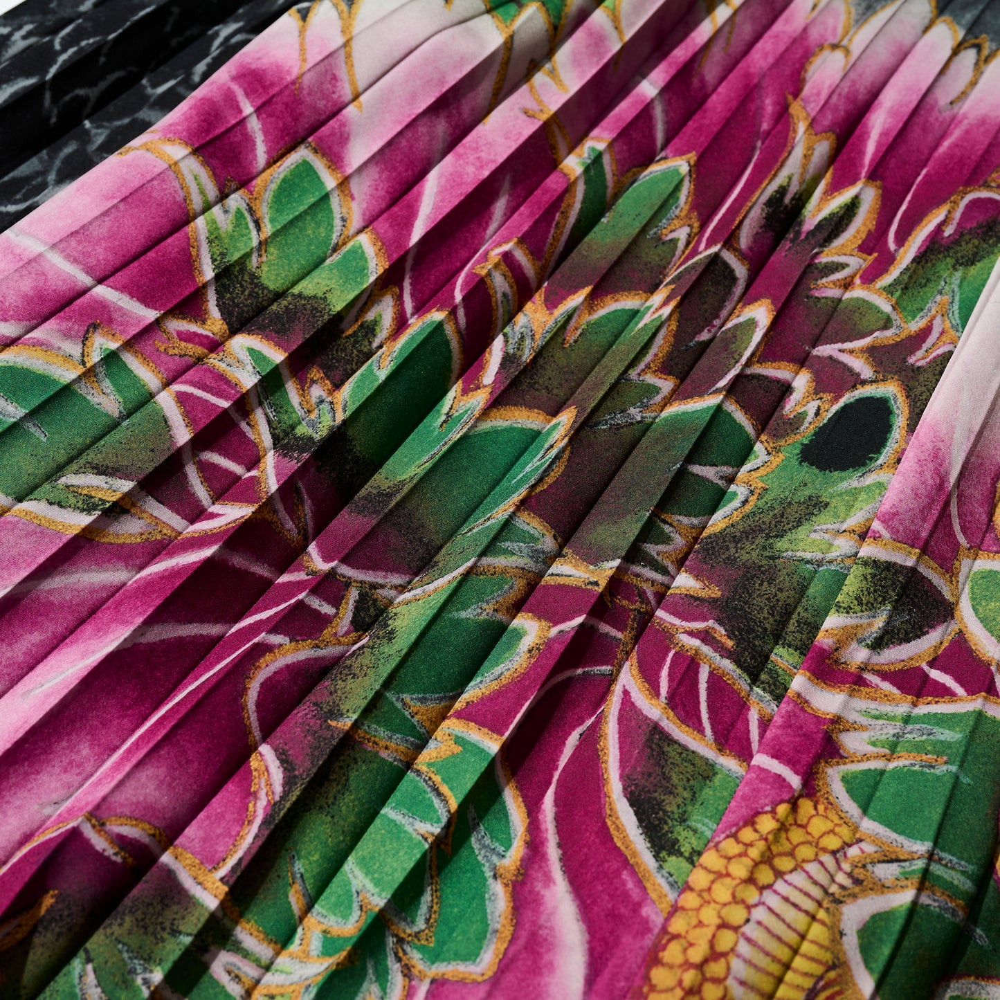 GRS x Kalok Peony & Ryu Overprint Pleated Skirt