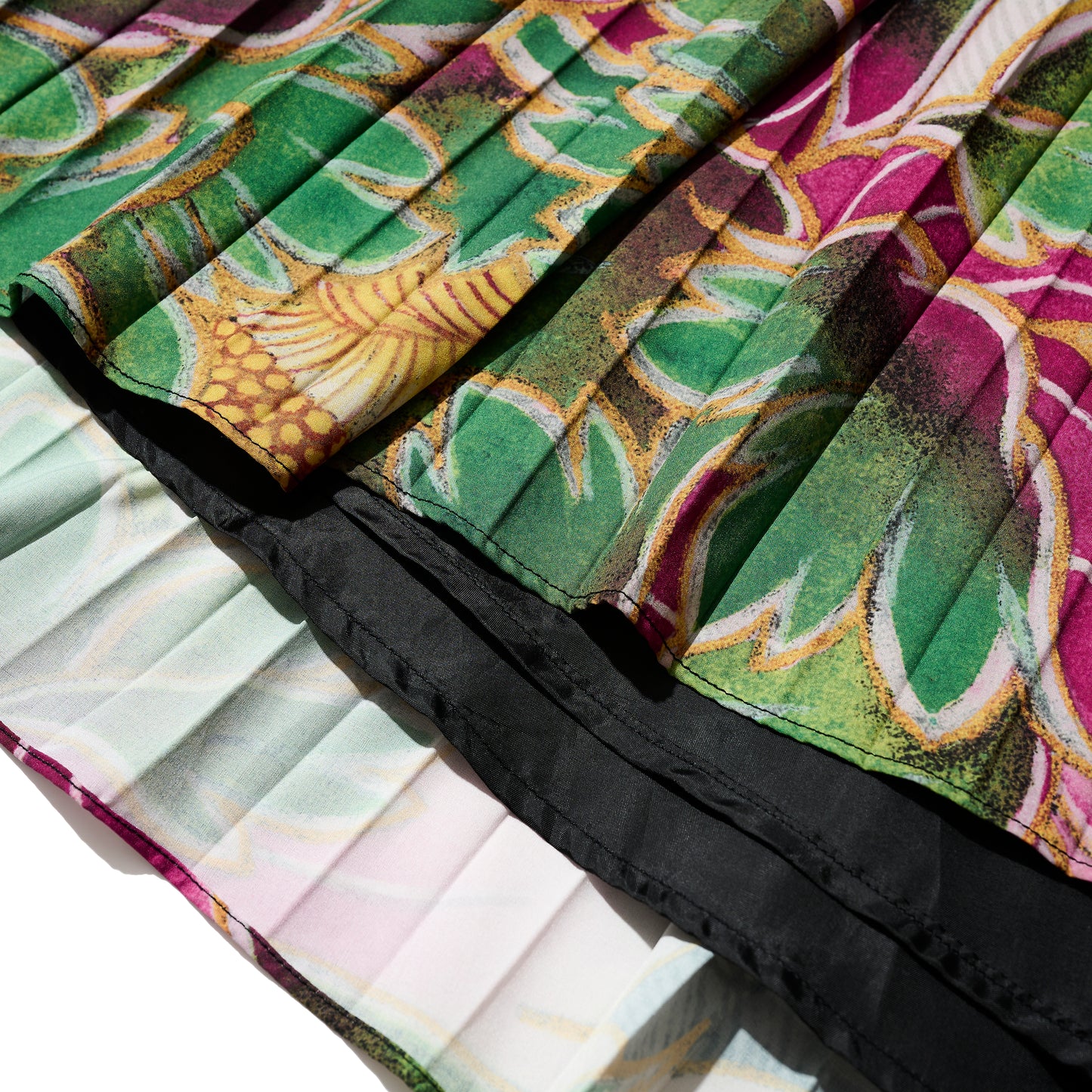 GRS x Kalok Peony & Ryu Overprint Pleated Skirt