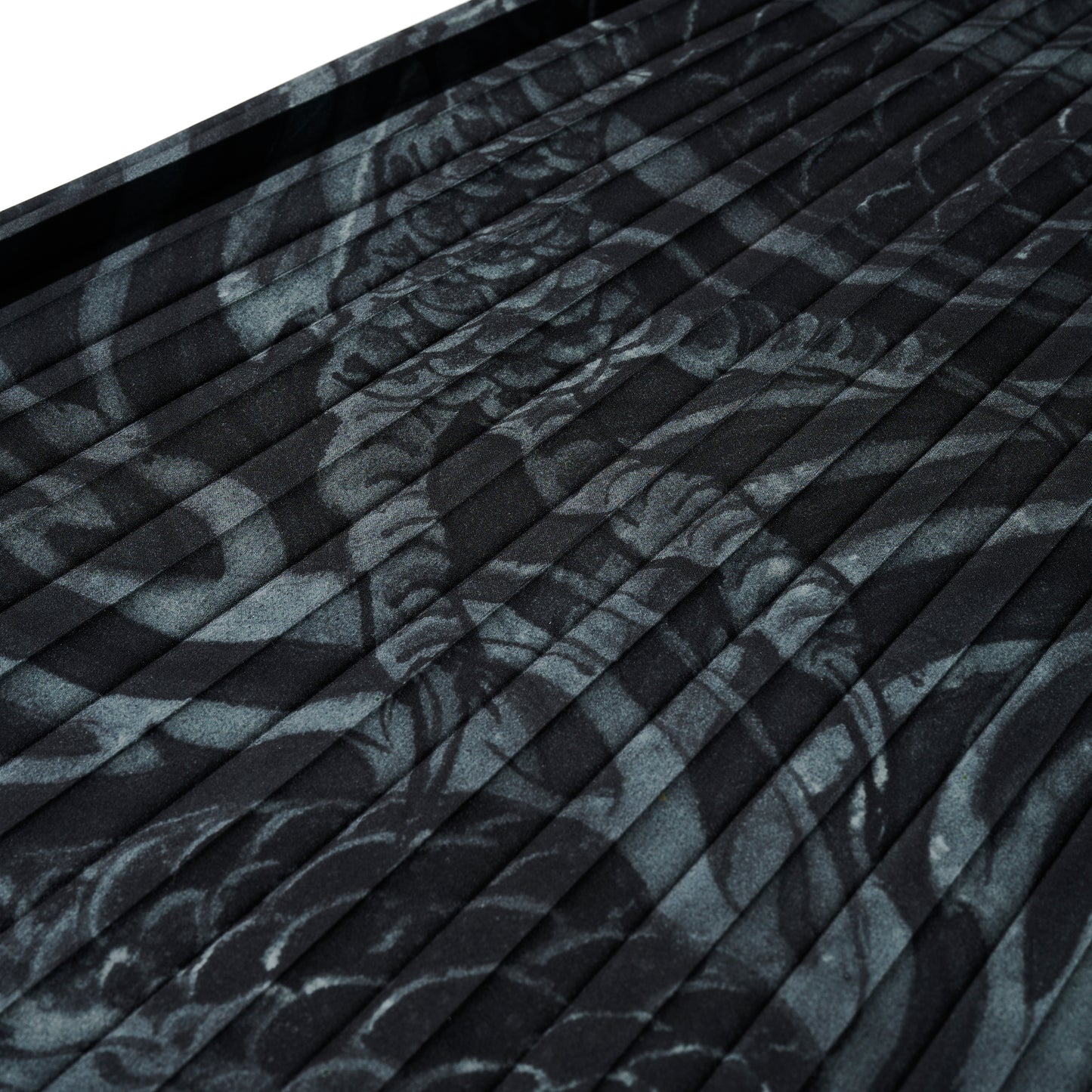 GRS x Kalok Peony & Ryu Overprint Pleated Skirt