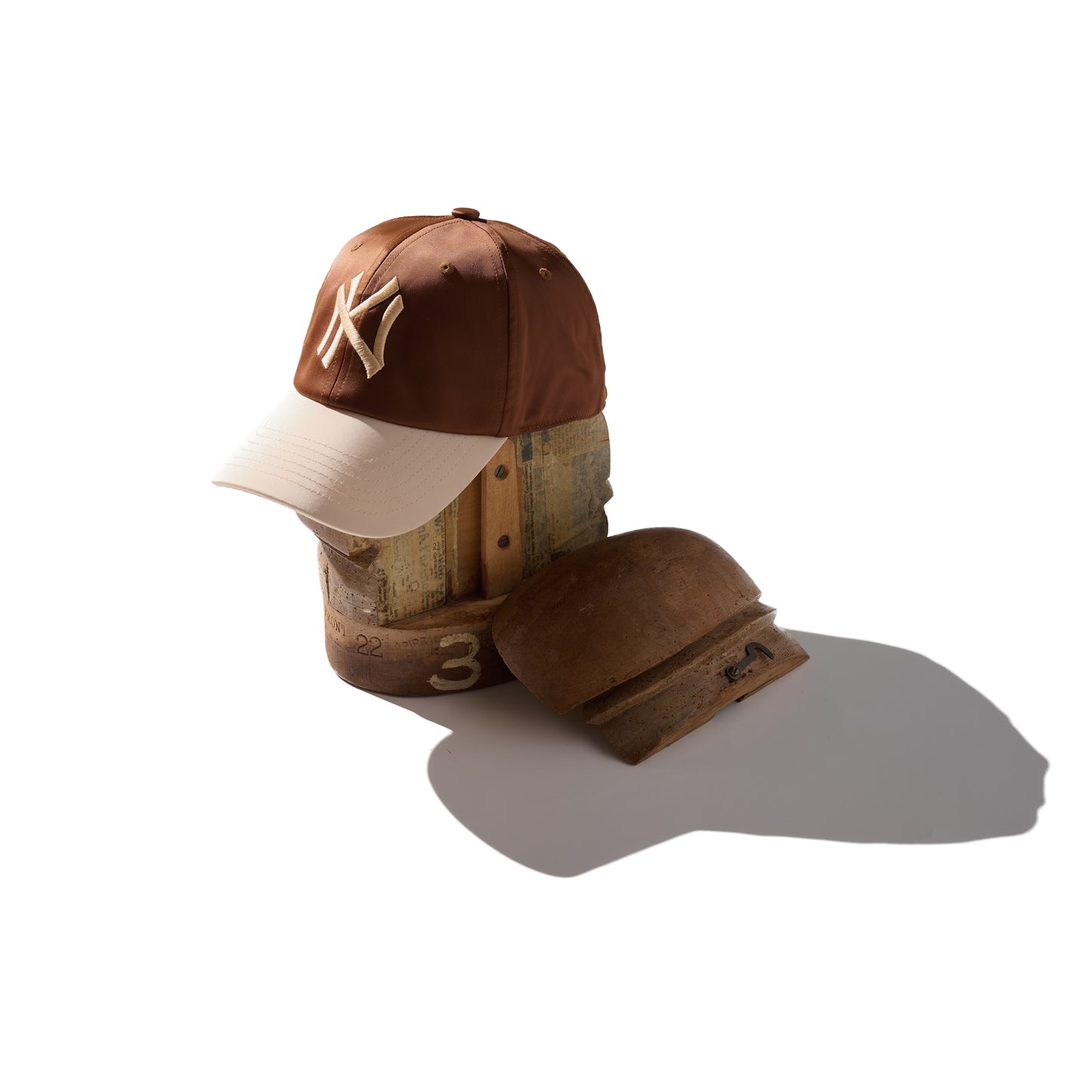 Embroidery "KN" Satin Cap / Togo Brown x Champagne