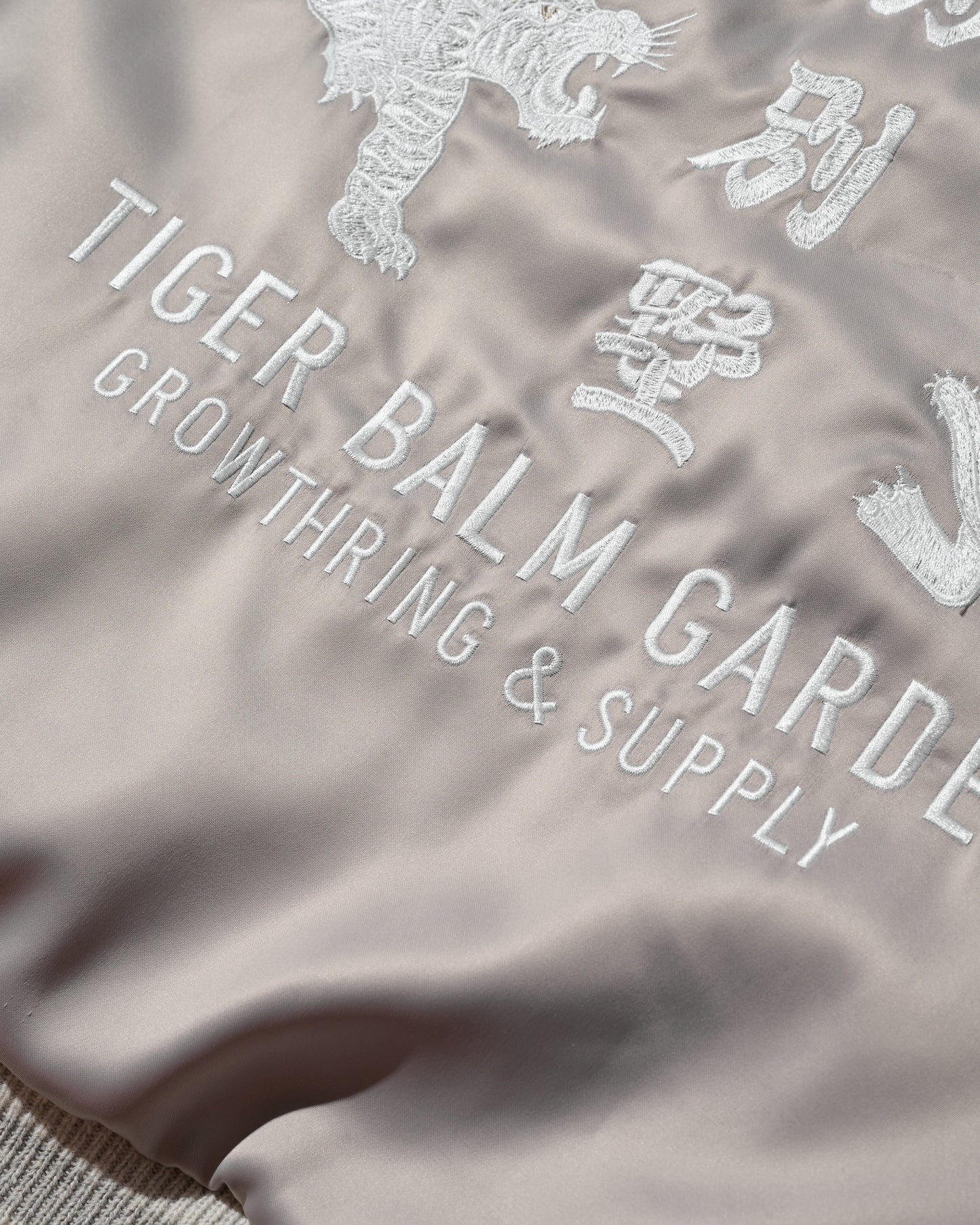 GRS SIGNATURE SOUVENIR JACKET / SLIVER & DIM GREY