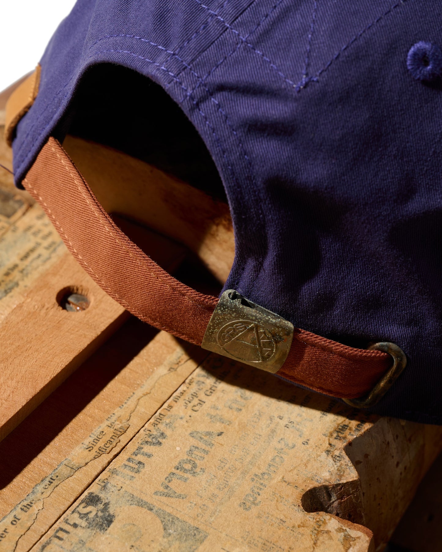 EMBROIDERY "KOWLOON CITY" TWO TONE CAP