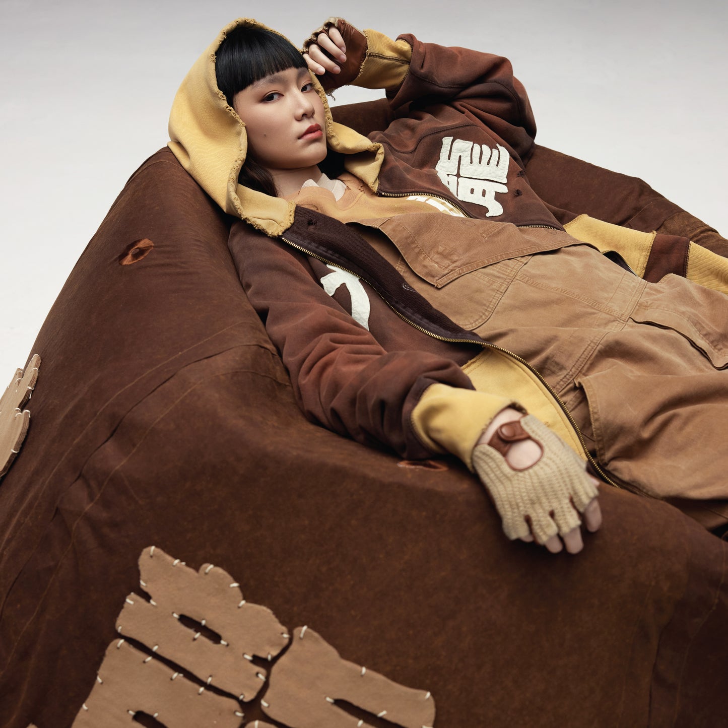 TWO TONE DISTRESSED SUN FADED KOWLOON ZIP-UP HOODIE / SABLE BROWN