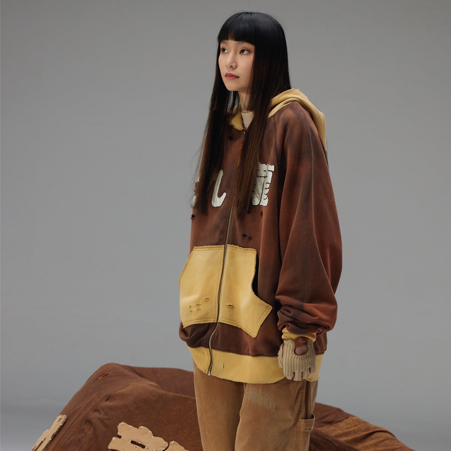 TWO TONE DISTRESSED SUN FADED KOWLOON ZIP-UP HOODIE / SABLE BROWN