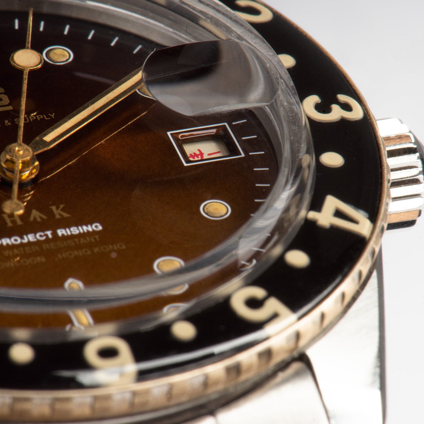 GRS x WMT PANTON “GRS H↑K 1959” Limited Edition With a 3-Link Stainless Steel Bracelet