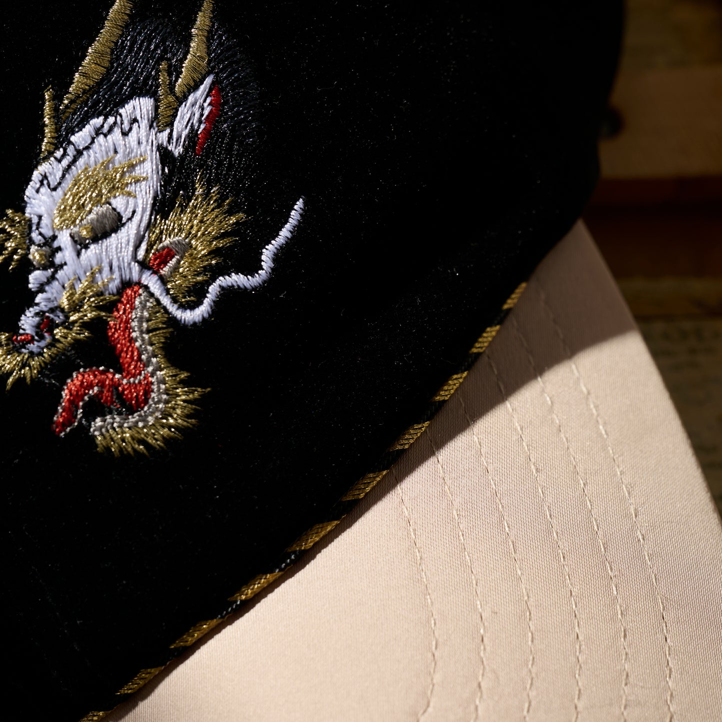 Embroidery Velvet Suka Cap / Double Dragon