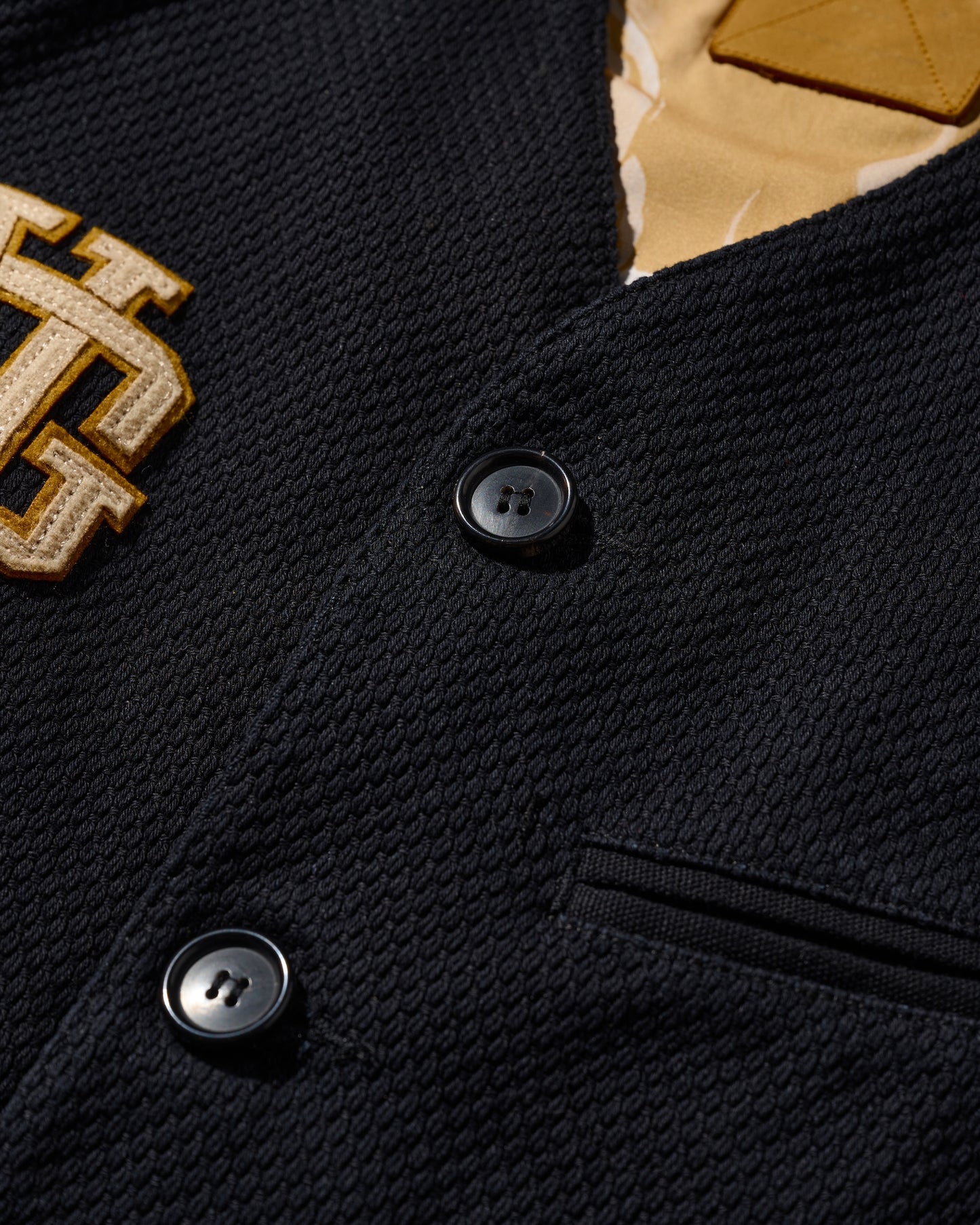 SASHIKO KUNG FU VEST / KUROZOME