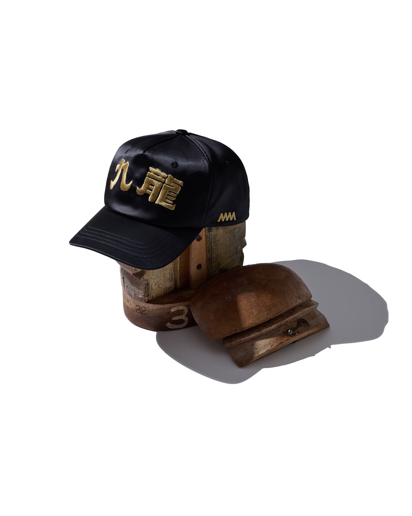[Pre-order] Embroidery "Kowloon" Cap