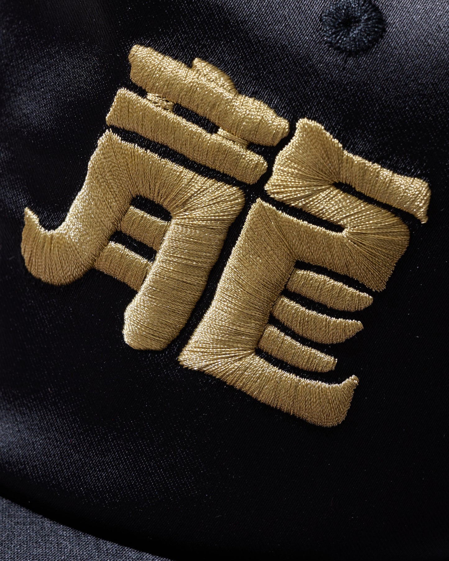 [Pre-order] Embroidery "Kowloon" Cap