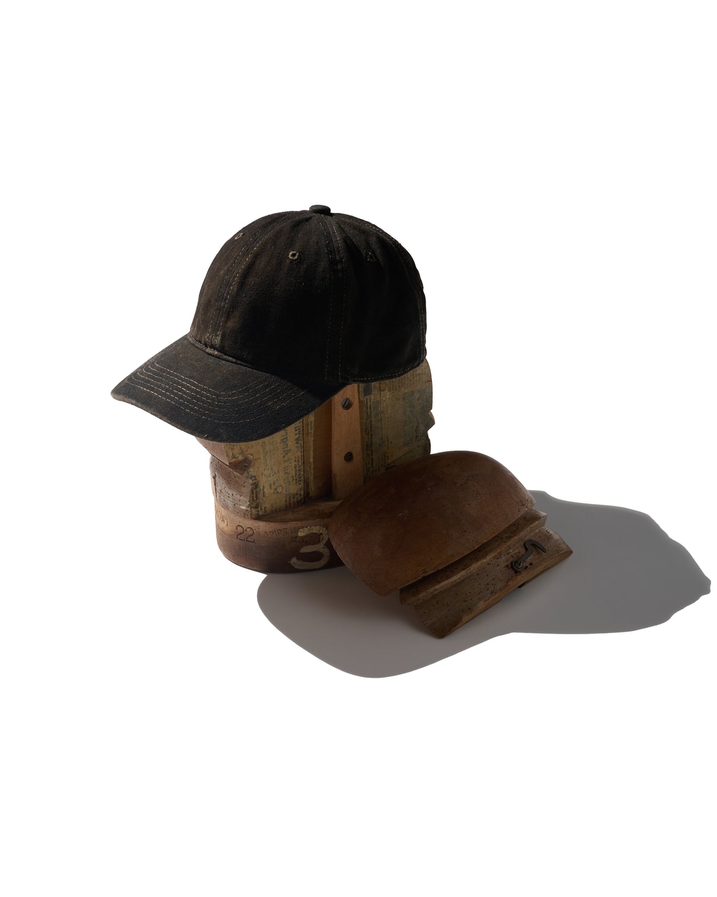 MUD DYEING FADED WASHED CAP