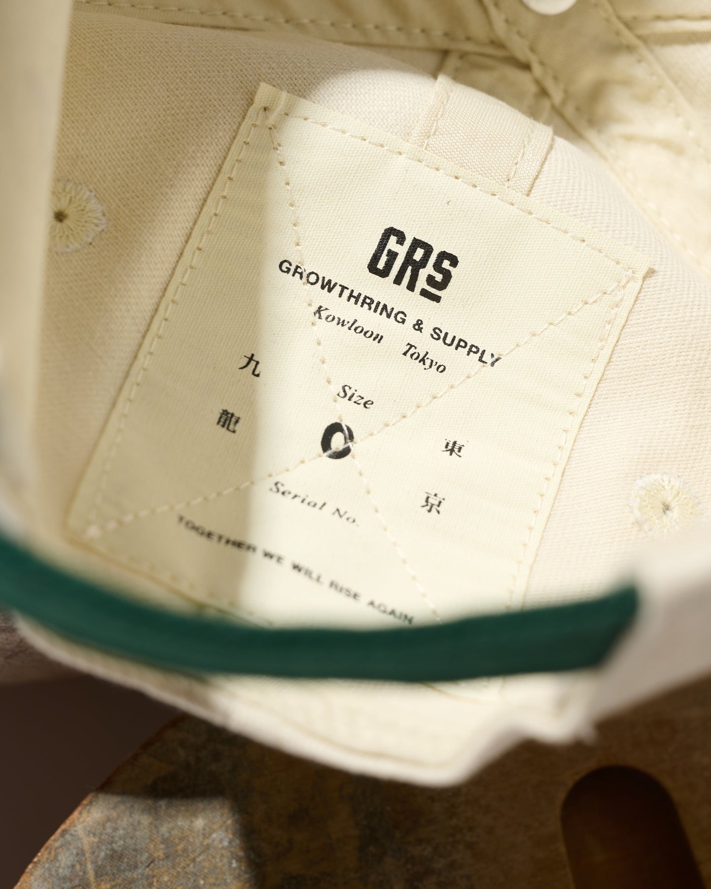 HAND QUILTED “RISE” TWO TONE CAP / OFF-WHITE & GREEN