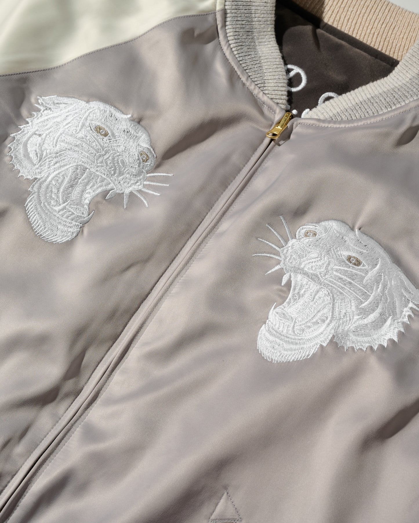 GRS SIGNATURE SOUVENIR JACKET / SLIVER & DIM GREY