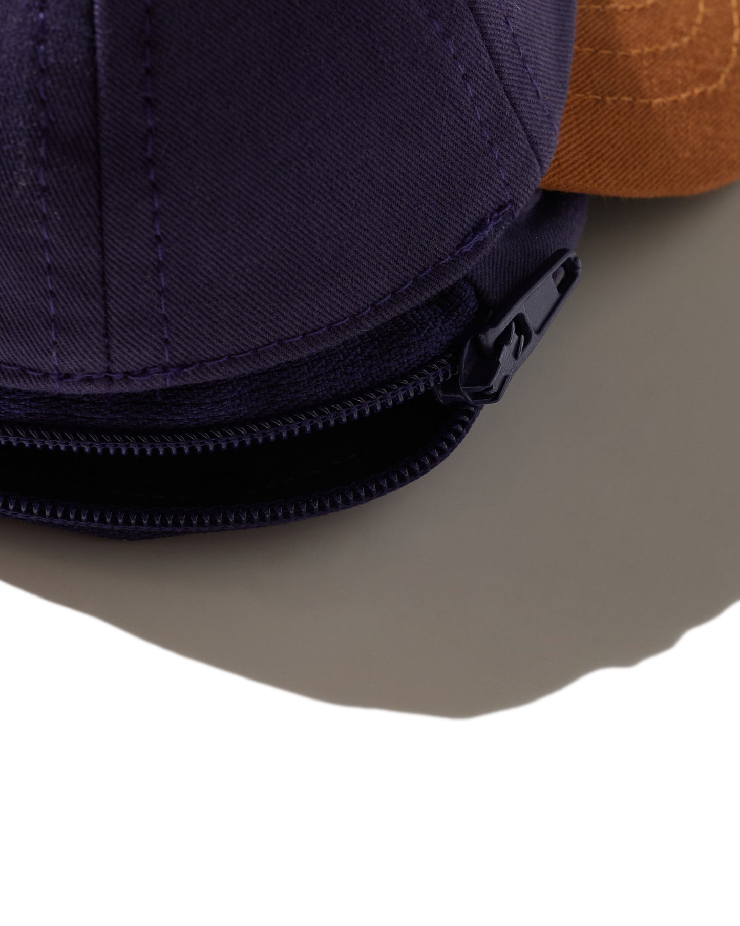 EMBROIDERY "KOWLOON CITY" MINI CAP POUCH