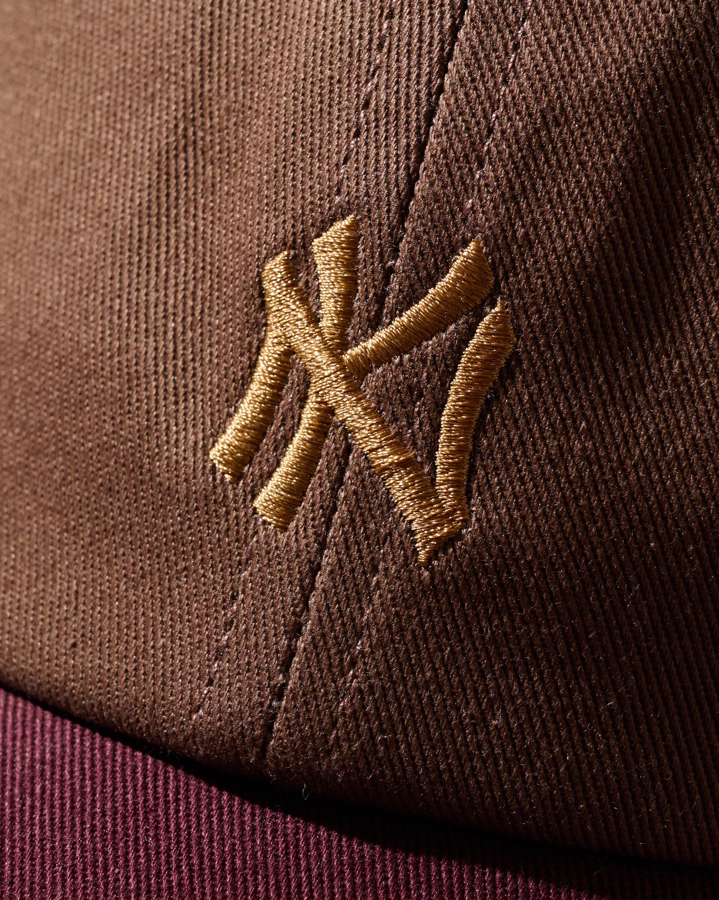 EMBROIDERY "KN" TWO TONE CAP