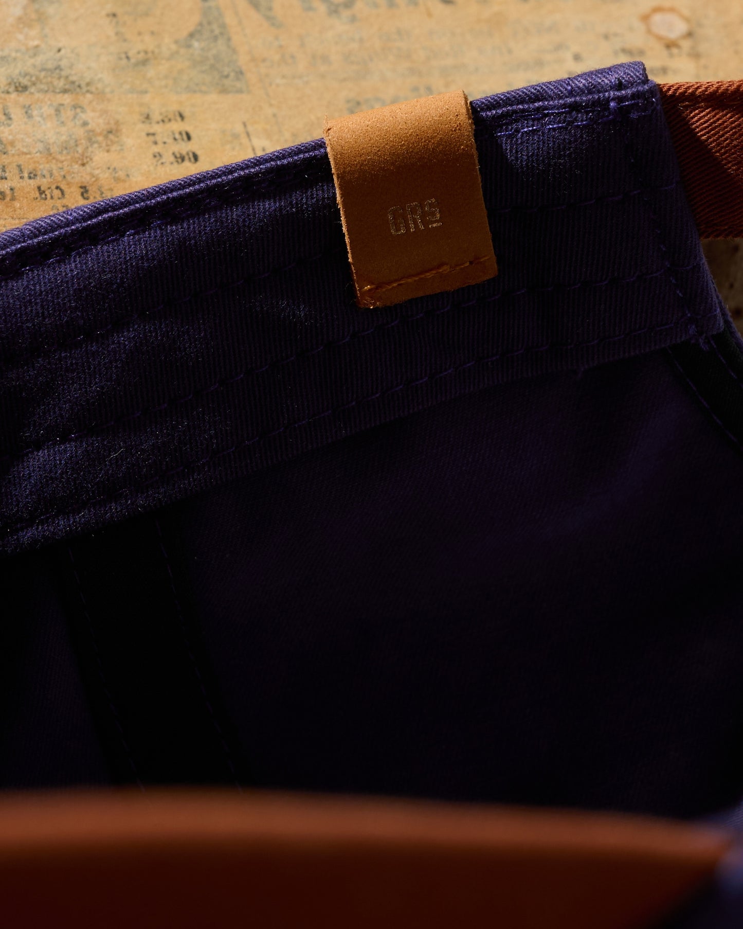 EMBROIDERY "KOWLOON CITY" TWO TONE CAP