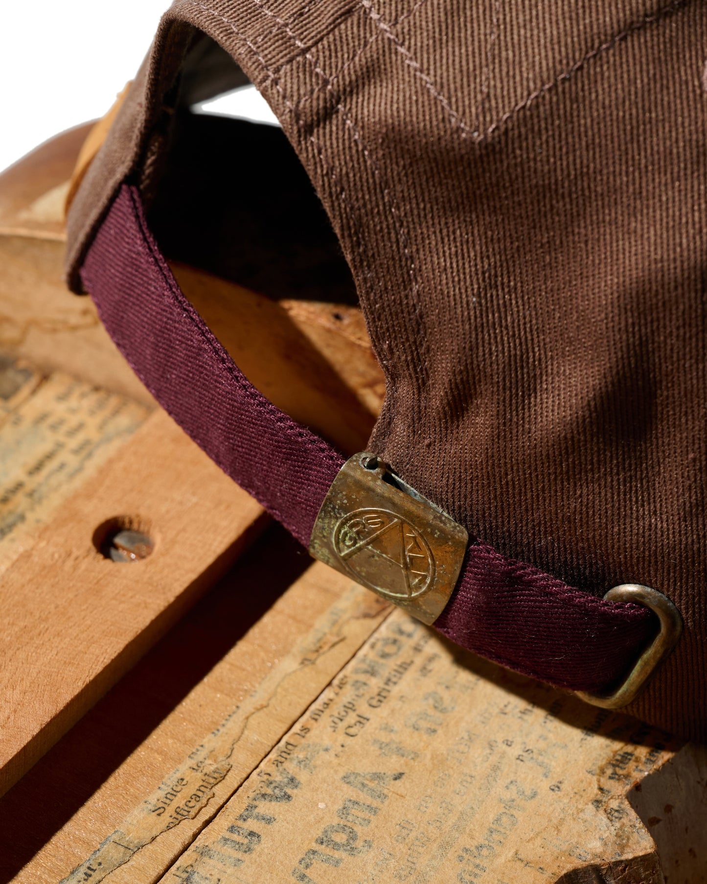 EMBROIDERY "KN" TWO TONE CAP