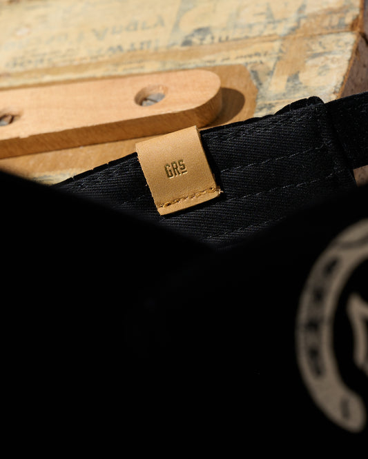 EMBROIDERY VELVET “KOWLOON” CAP / BLACK