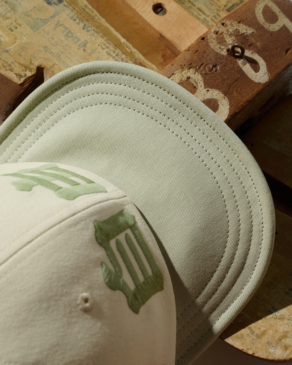 F&P EMBROIDERY FREEDOM FLIP UP CAP / OLIVE