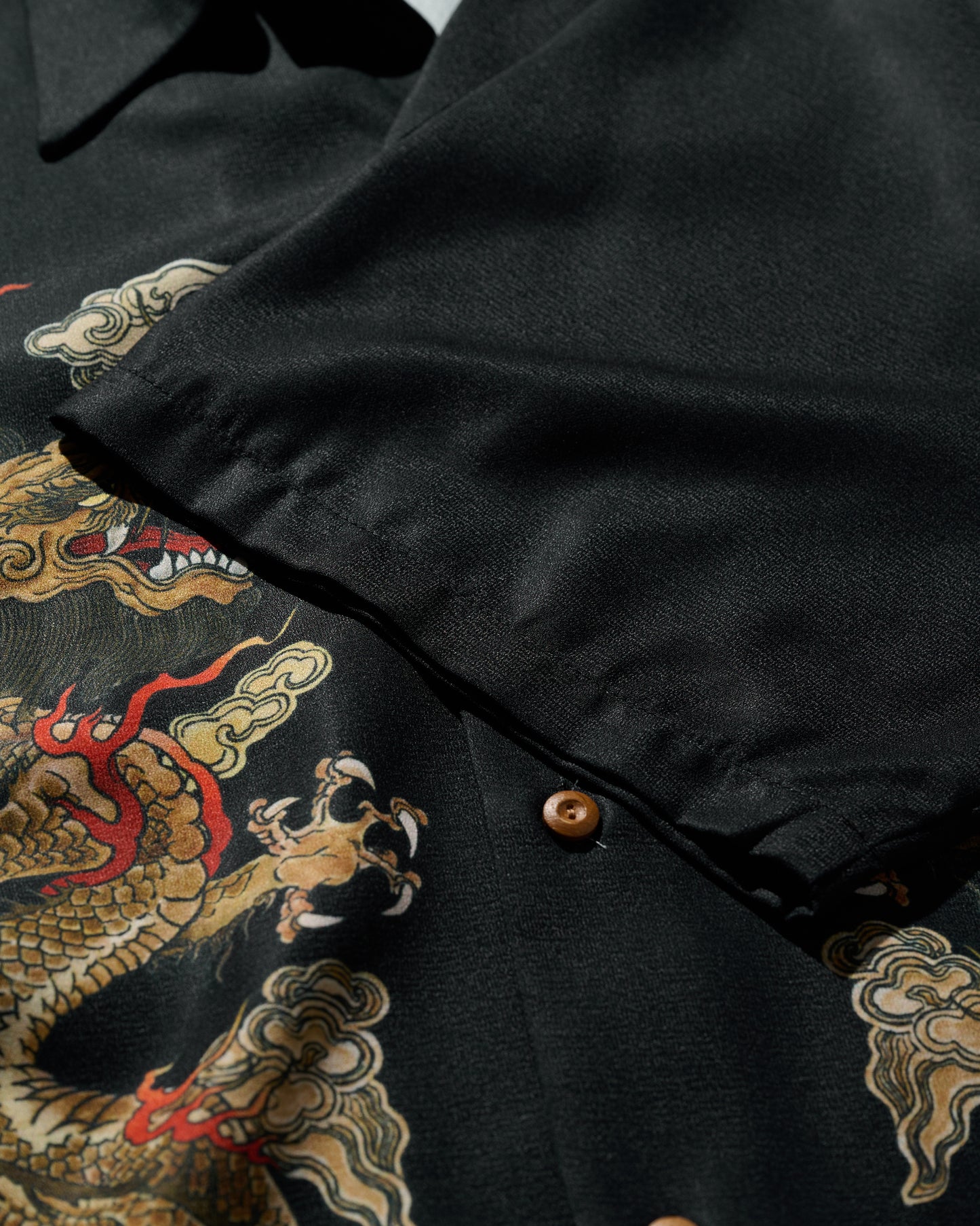 DOUBLE DRAGON OVERPRINT CREPE SHIRT / BLACK