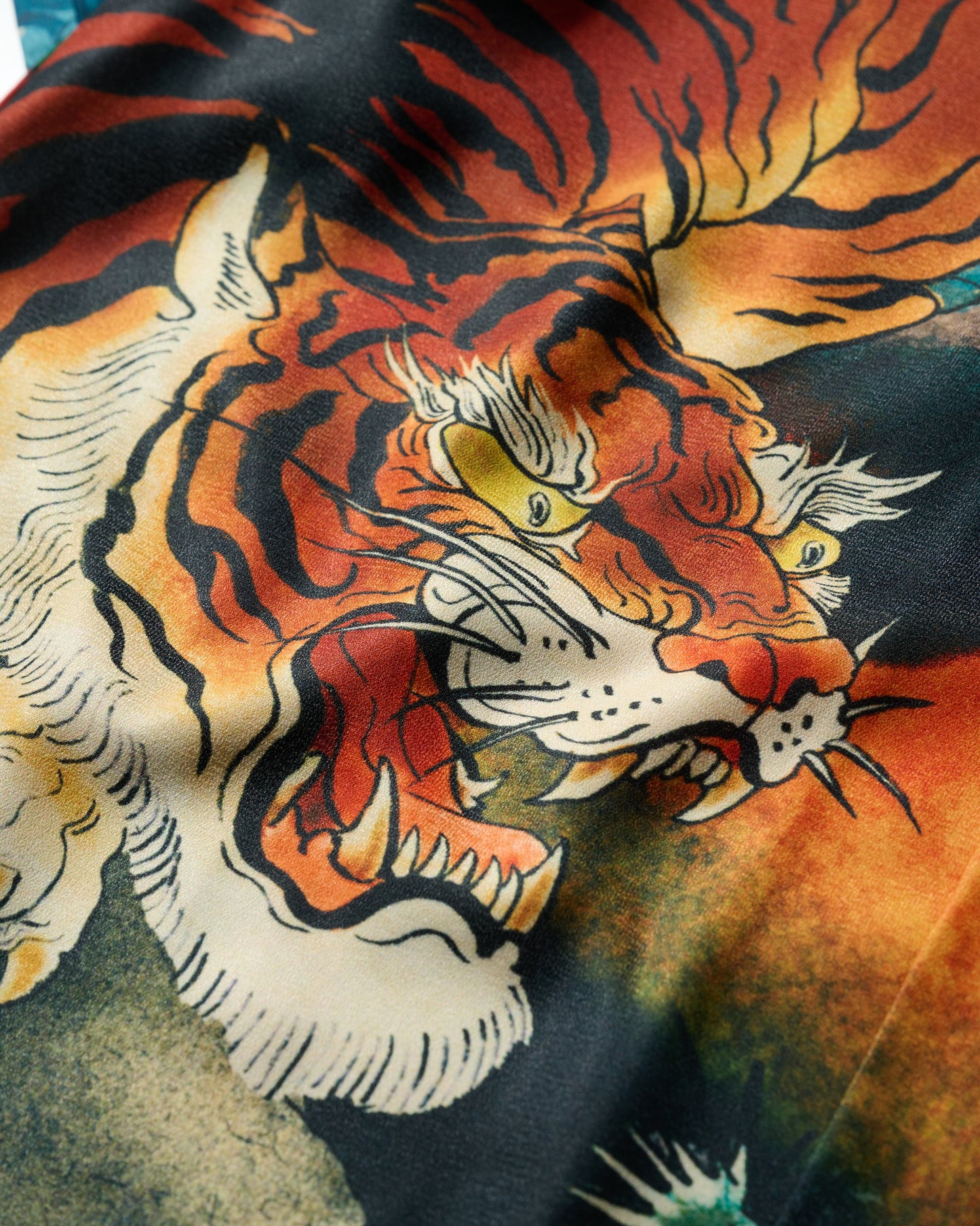 DOWNHILL TIGER & DRAGON" OVERPRINT CREPE SHIRT / ORIGIN