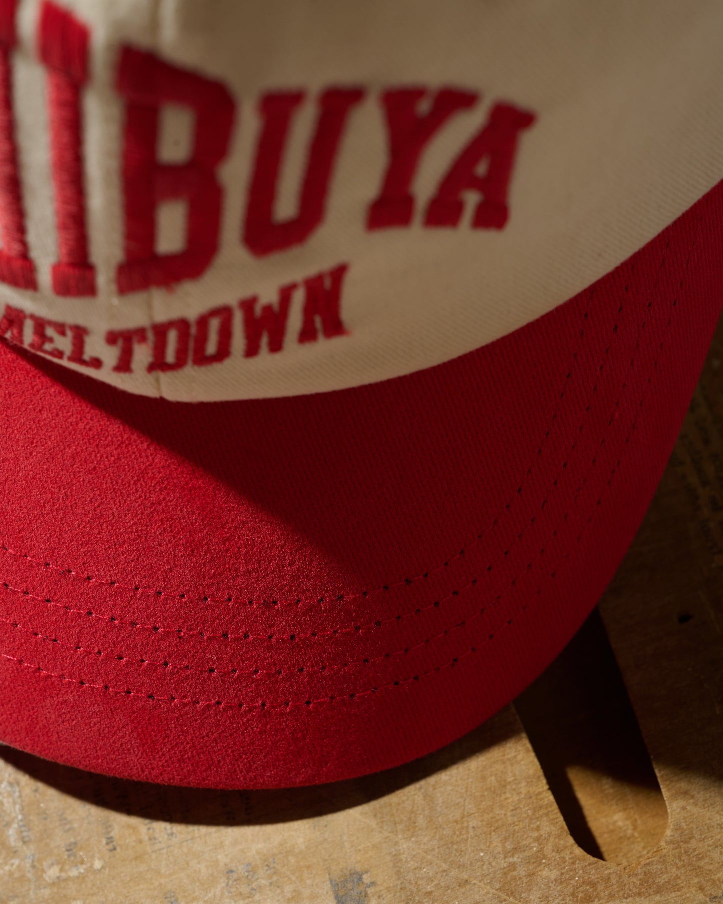 SHIBUYA MELTDOWN EMBROIDERY CAP / RED & CREAM
