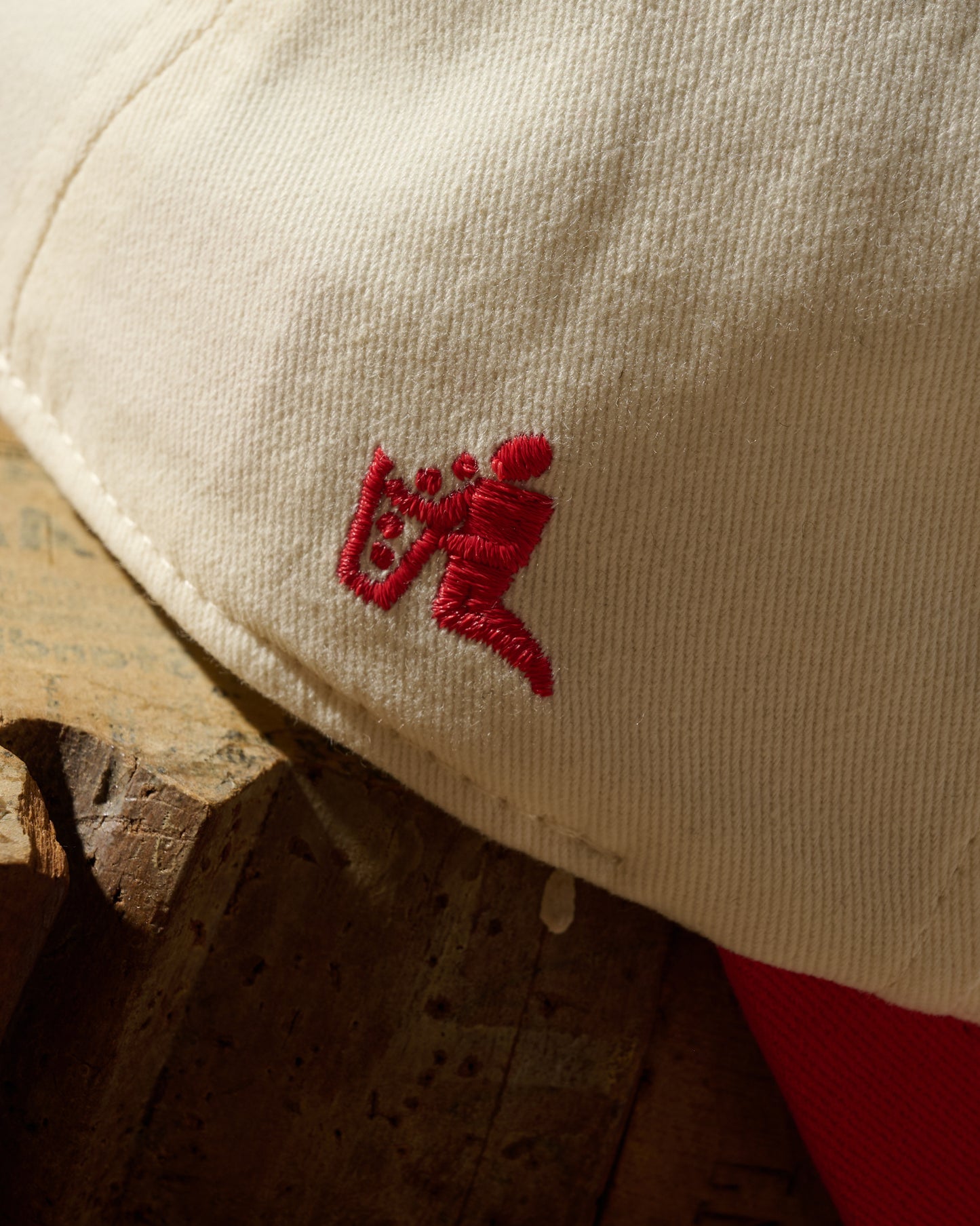 SHIBUYA MELTDOWN EMBROIDERY CAP / RED & CREAM