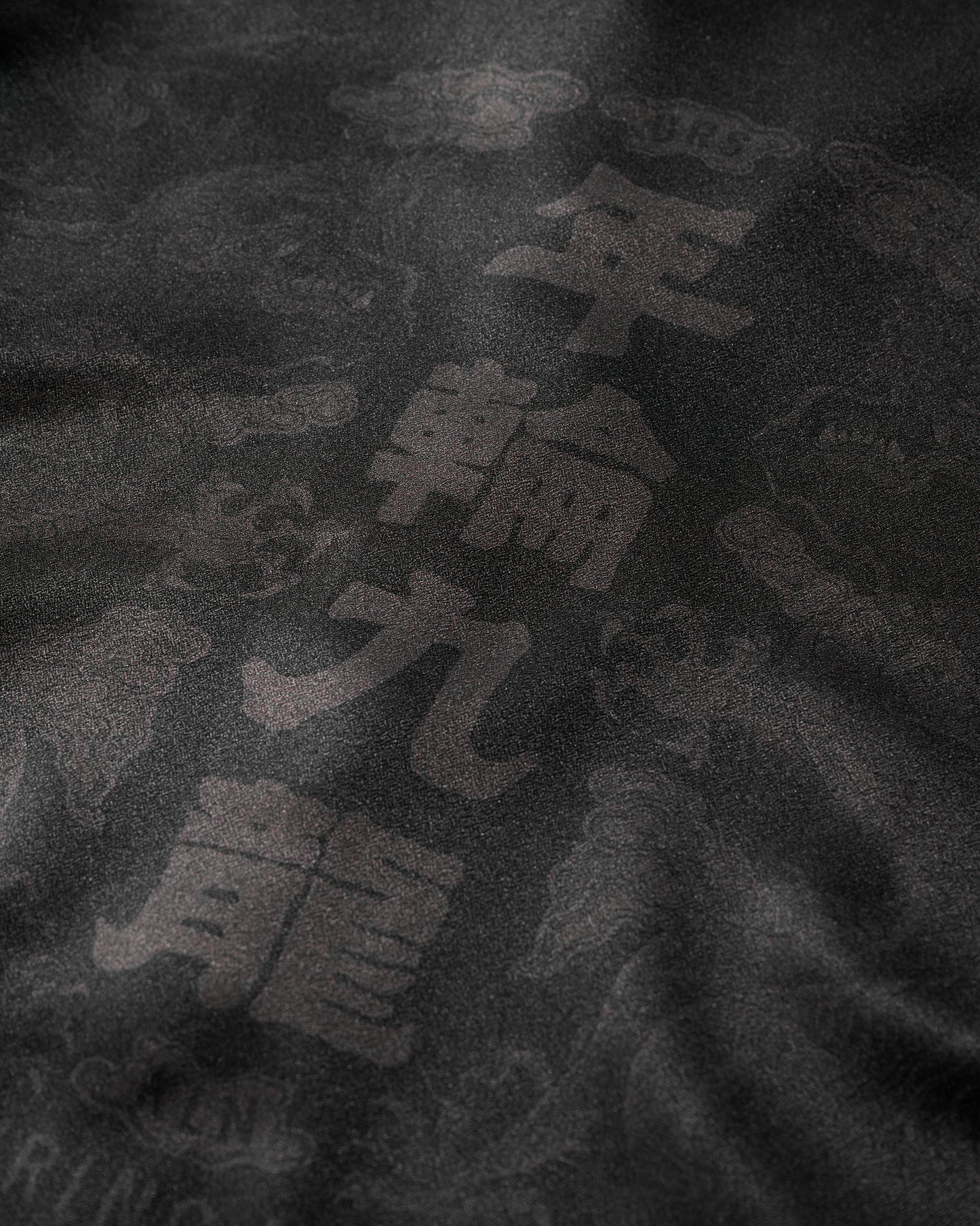DOUBLE DRAGON OVERPRINT CREPE SHIRT / MONO BLACK