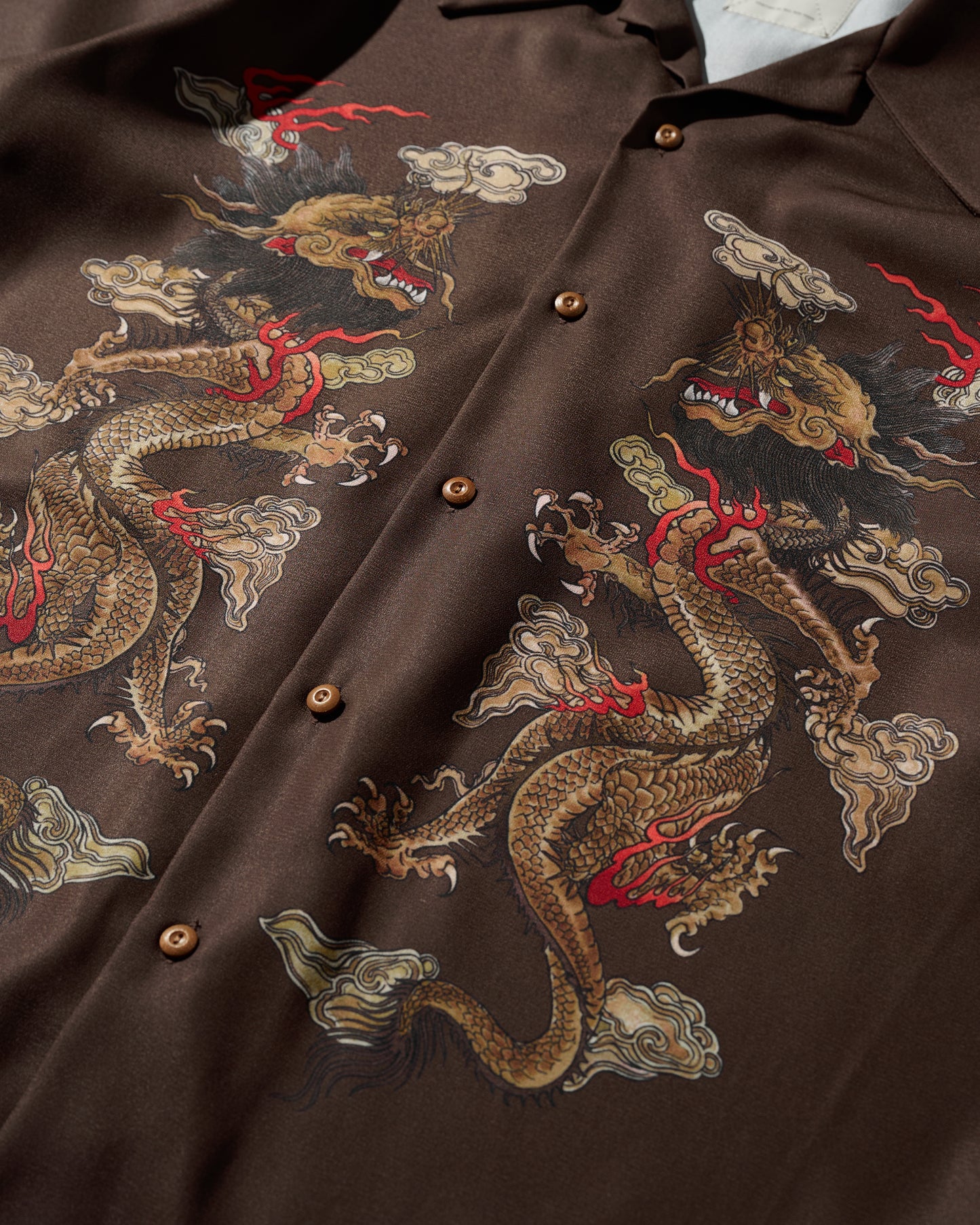 DOUBLE DRAGON OVERPRINT CREPE SHIRT / BROWN