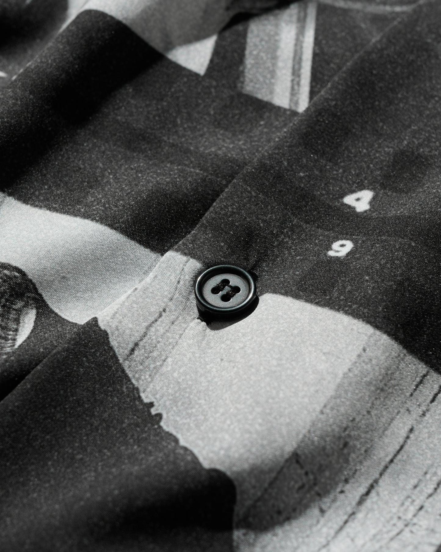 PHOTOPRINT SHIRT / BLACK & WHITE