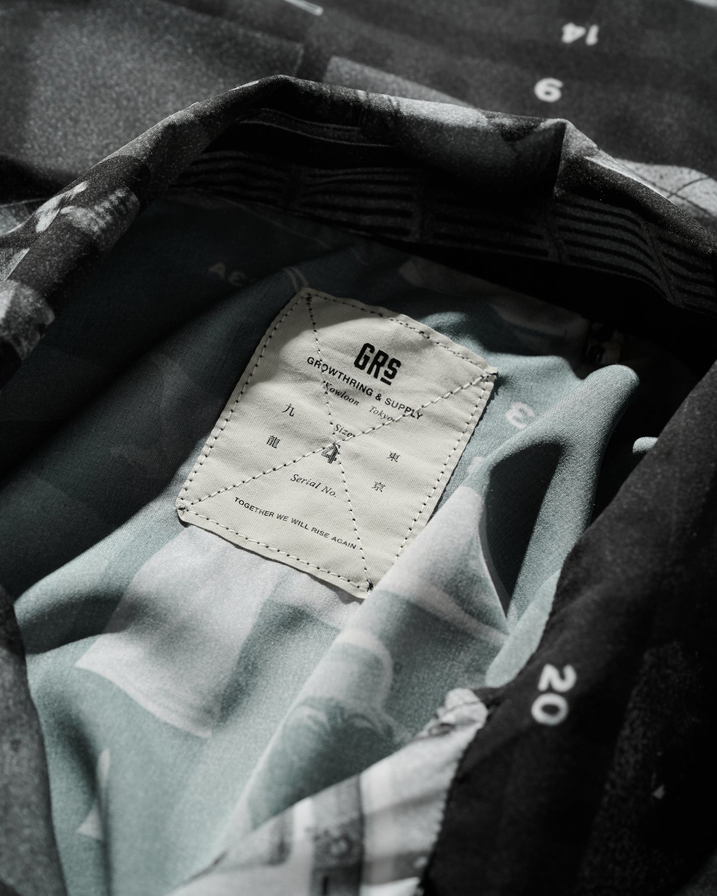 PHOTOPRINT SHIRT / BLACK & WHITE