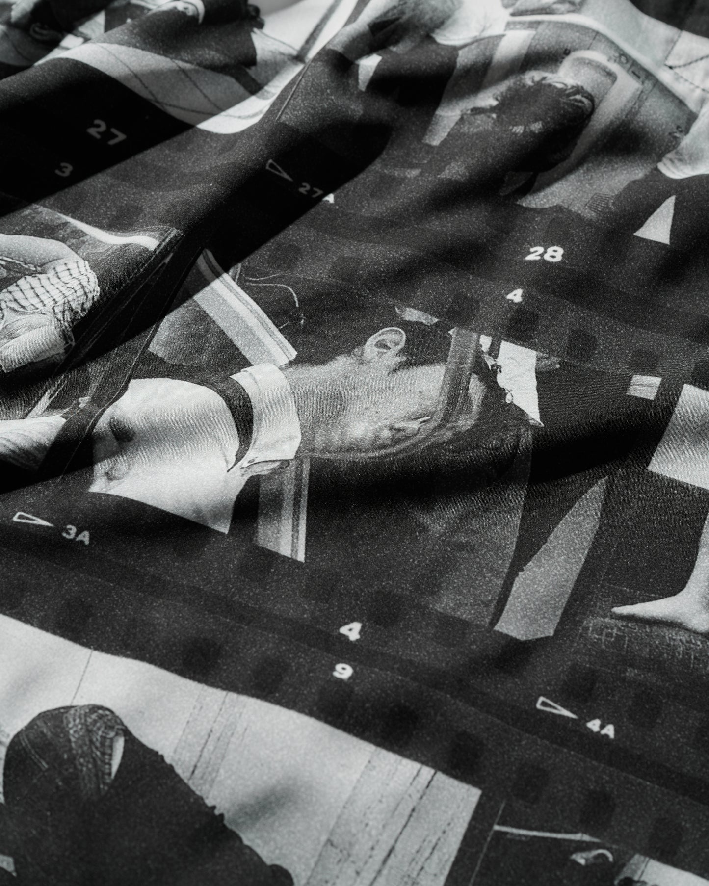 PHOTOPRINT SHIRT / BLACK & WHITE