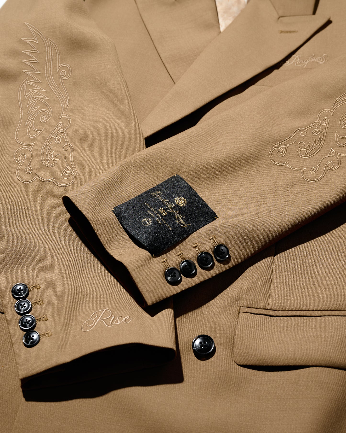 DOUBLE BREASTED TWEED BLAZER / TAN