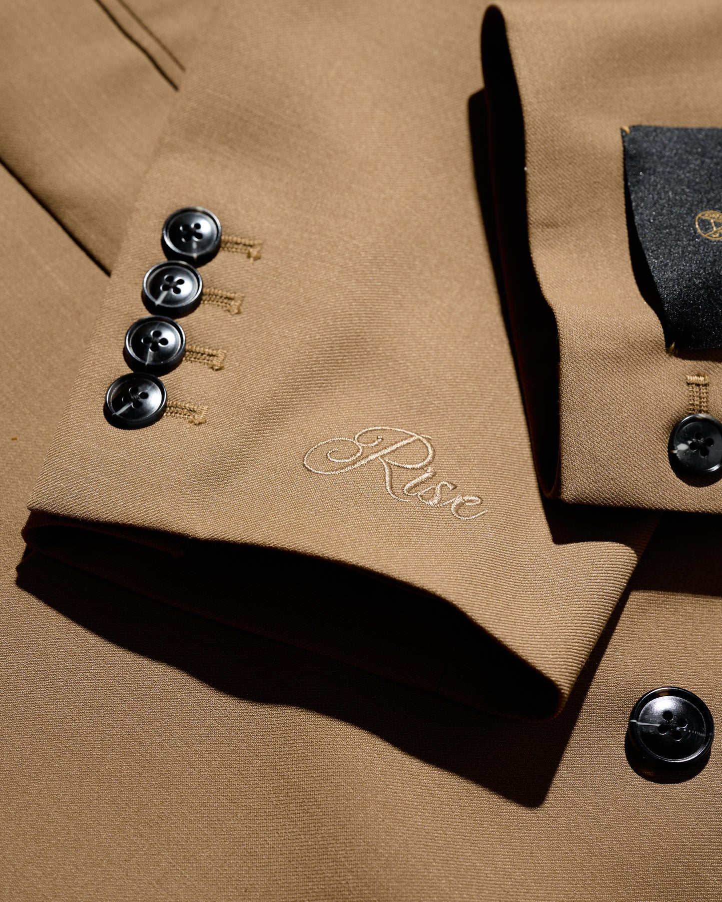 DOUBLE BREASTED TWEED BLAZER / TAN