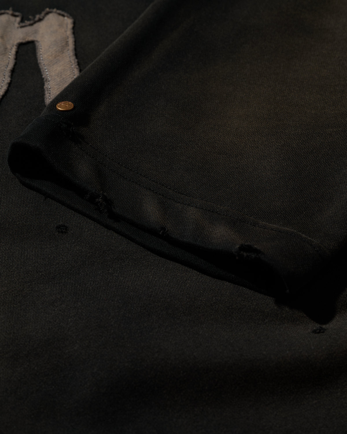 GRS FADED DISTRESSED RED KOWLOON TEE  - GREY ON BLACK