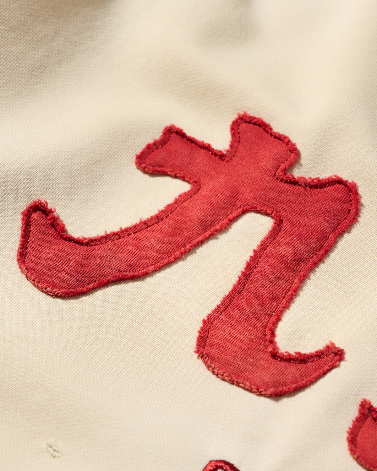 GRS FADED DISTRESSED KOWLOON TEE - RED ON WHITE