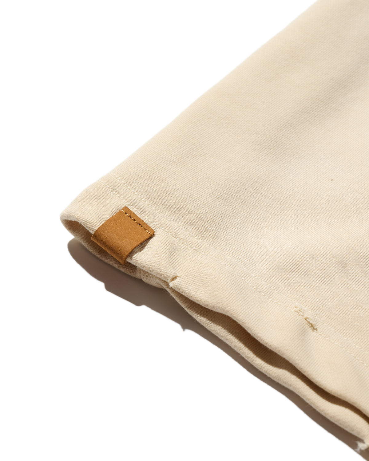 GRS FADED DISTRESSED KOWLOON TEE - RED ON WHITE