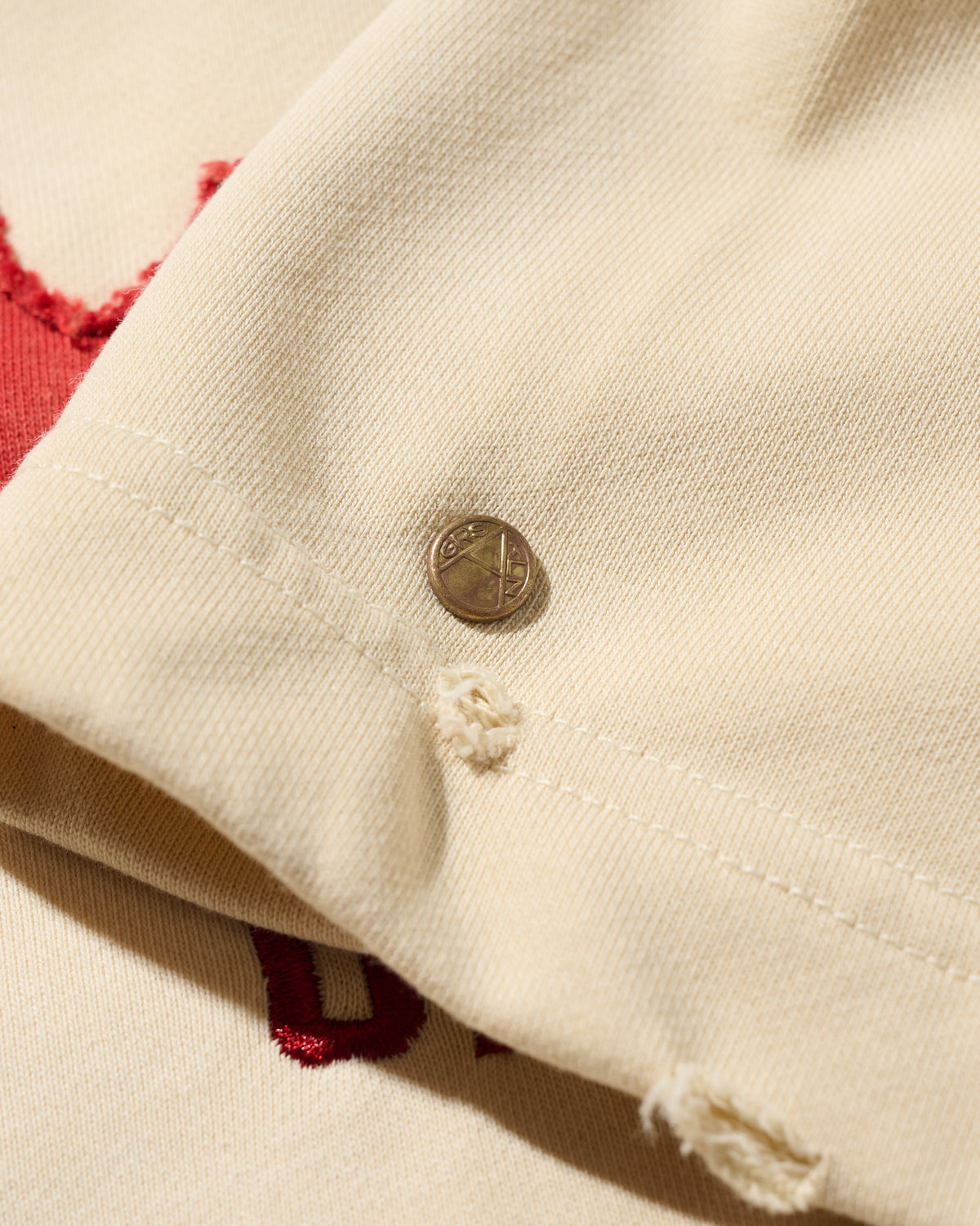 GRS FADED DISTRESSED KOWLOON TEE - RED ON WHITE