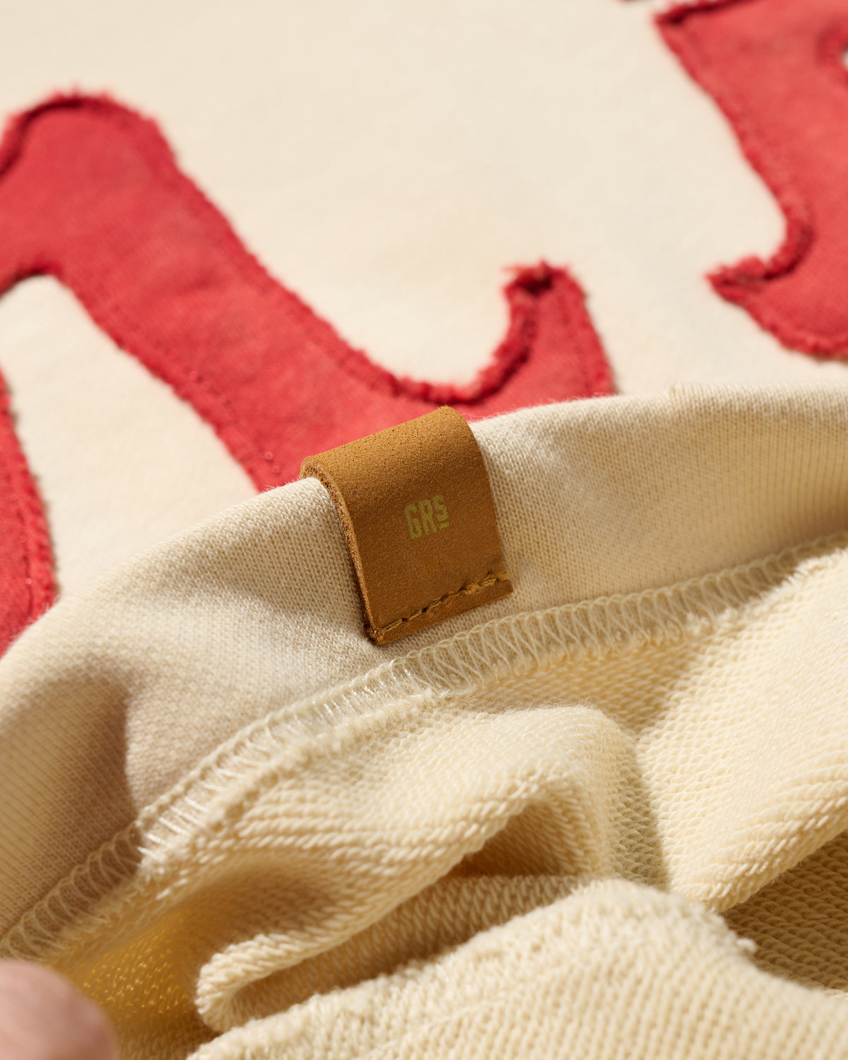 GRS FADED DISTRESSED KOWLOON TEE - RED ON WHITE