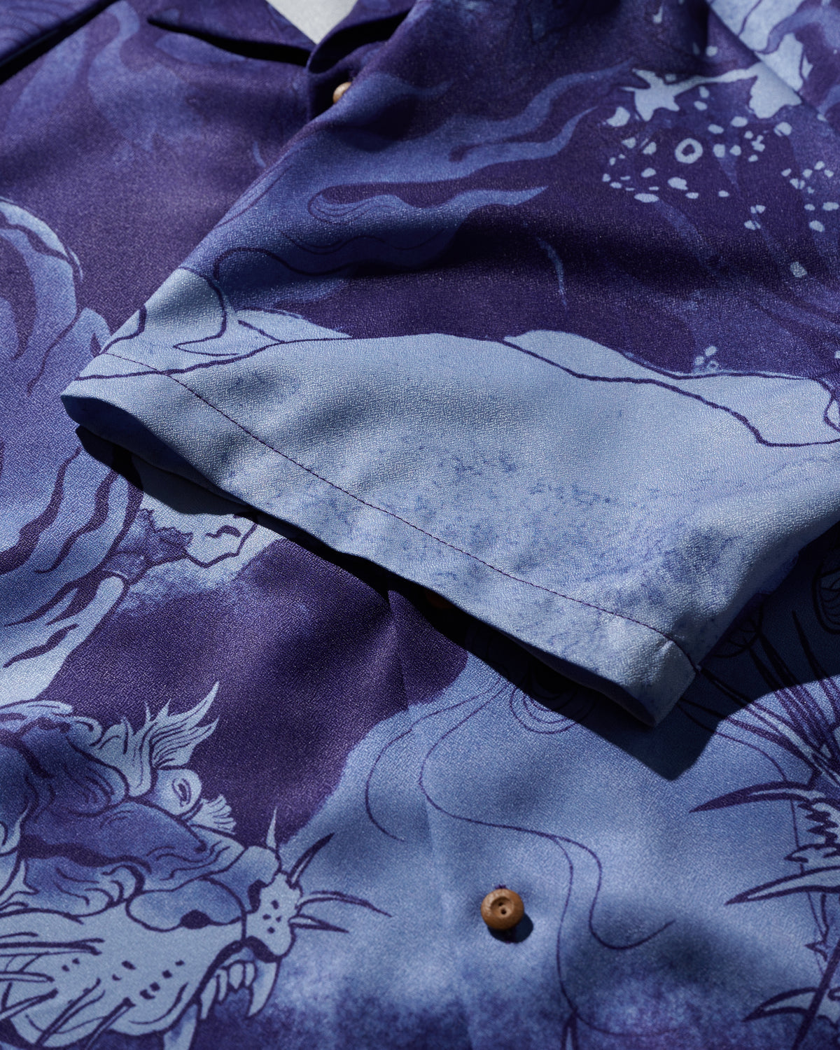 DRAGON & TIGER OVERPRINT CREPE SHIRT / INDIGO BLUE