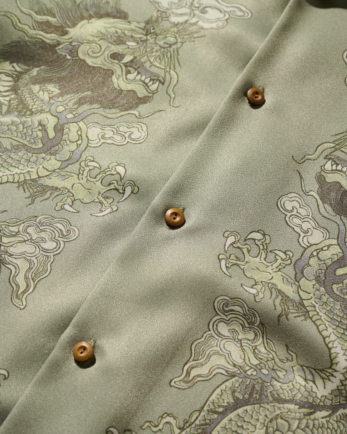 DOUBLE DRAGON OVERPRINT CREPE SHIRT / SAGE GREEN