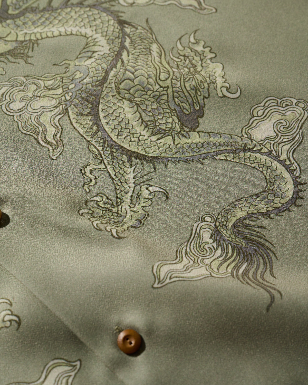 DOUBLE DRAGON OVERPRINT CREPE SHIRT / SAGE GREEN