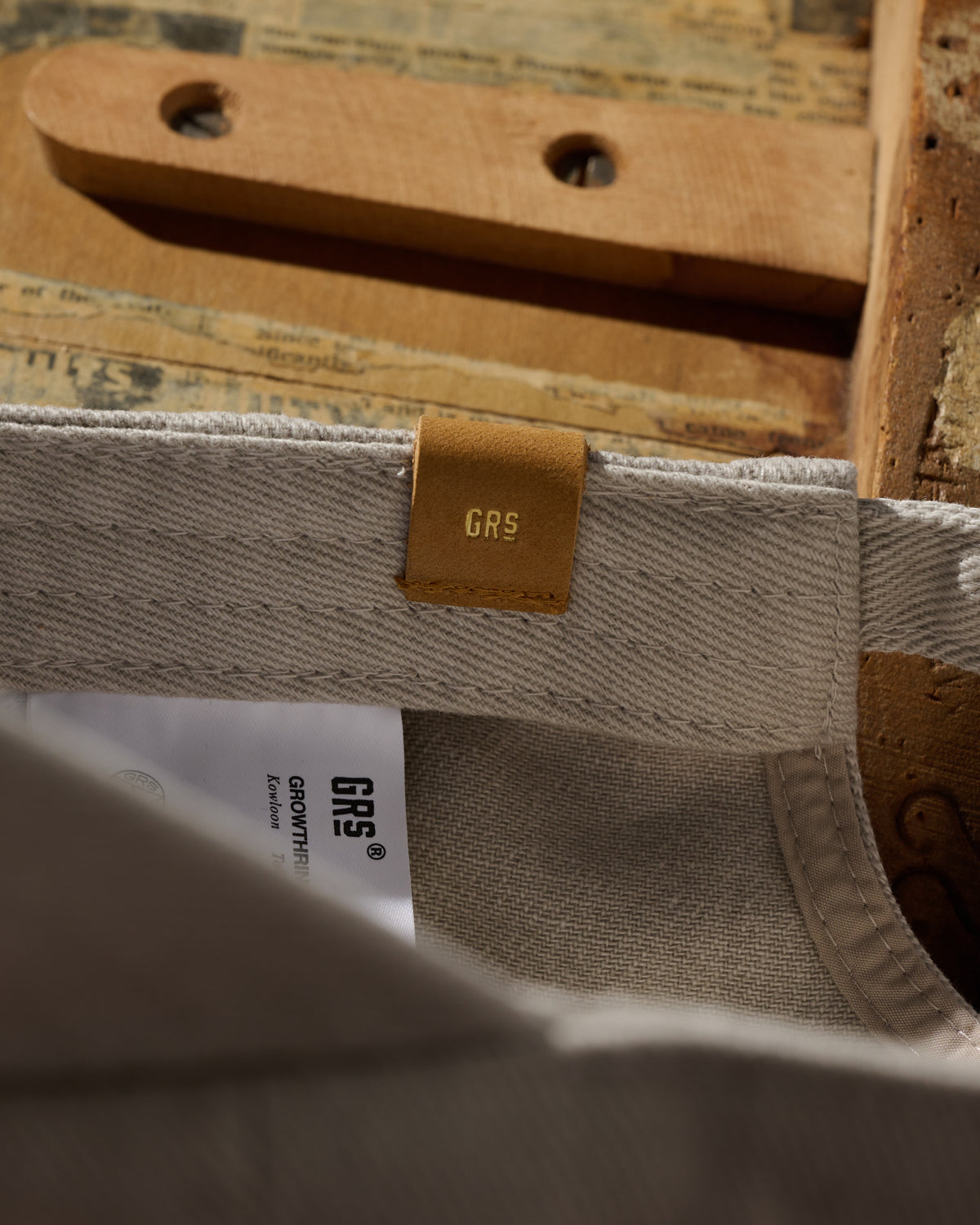 GRS FADED WASHED QUILTED KOWLOON CAP / GREY WHITE
