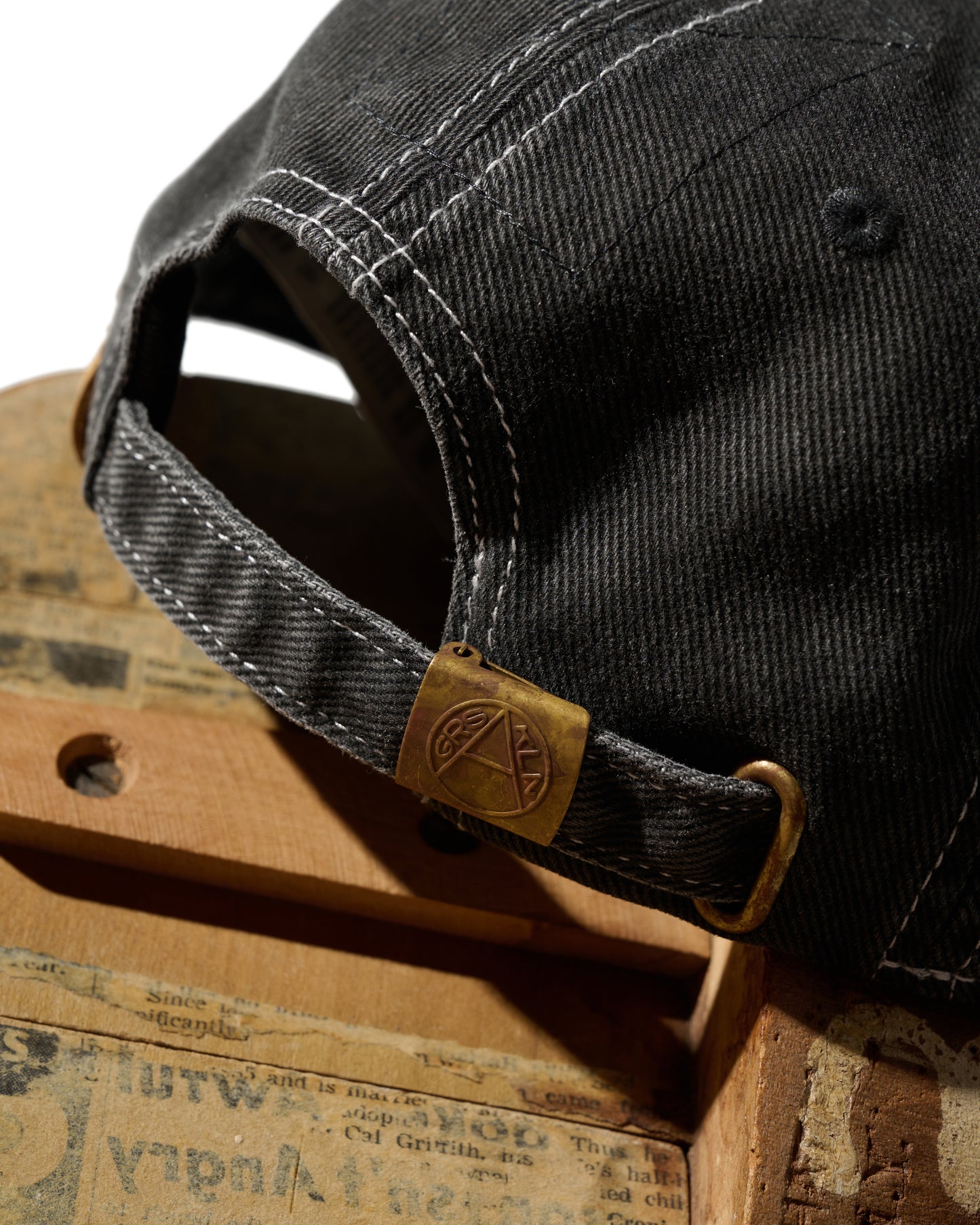 GRS FADED WASHED QUILTED KOWLOON CAP / BLACK ON WHITE