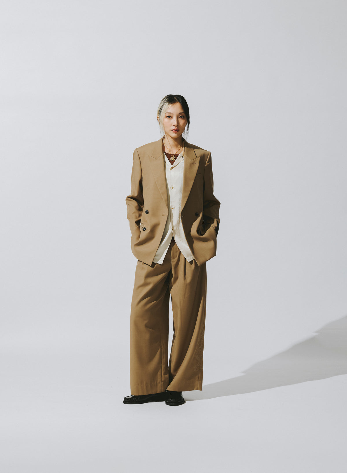 DOUBLE BREASTED TWEED BLAZER / TAN