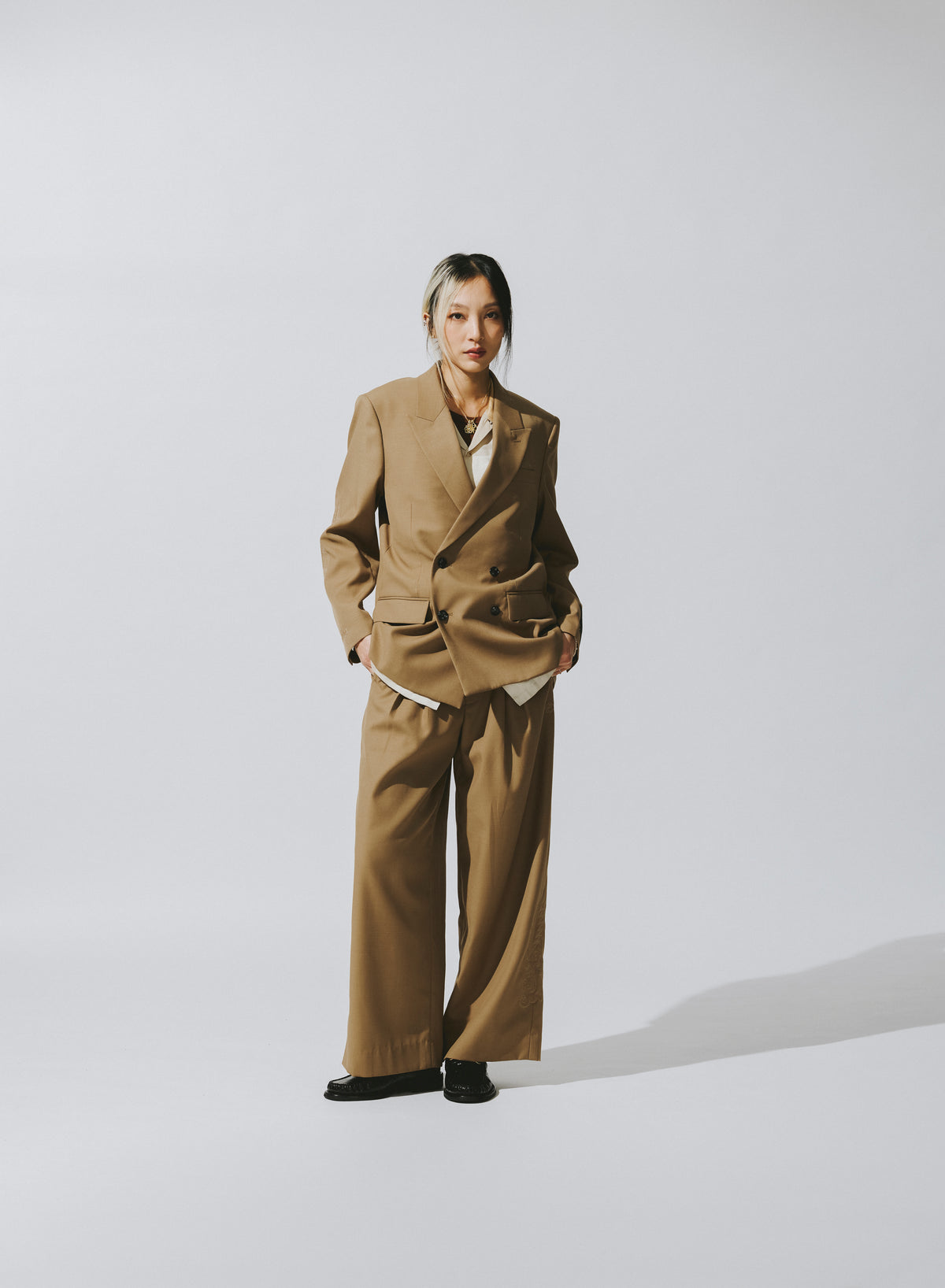 DOUBLE BREASTED TWEED BLAZER / TAN