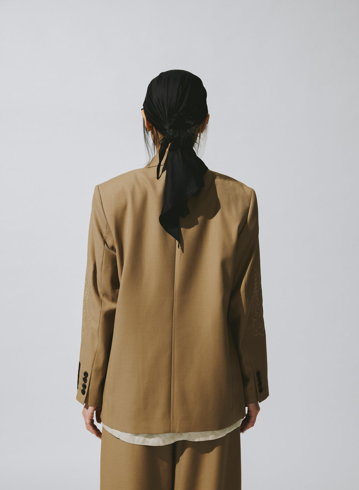 DOUBLE BREASTED TWEED BLAZER / TAN