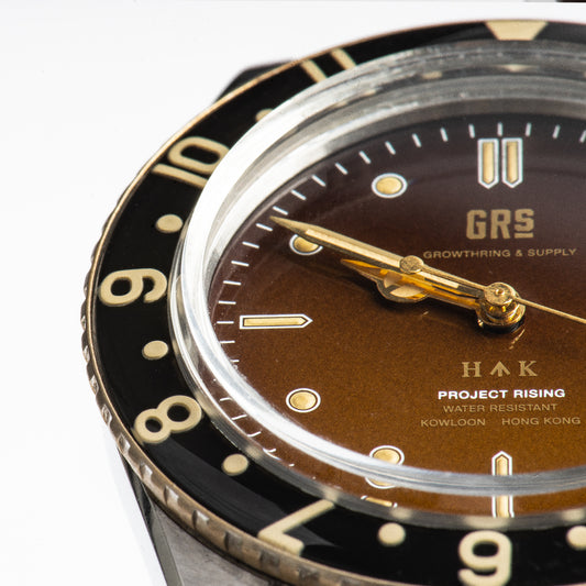 GRS x WMT PANTON “GRS H↑K 1959” Limited Edition With a 3-Link Stainless Steel Bracelet